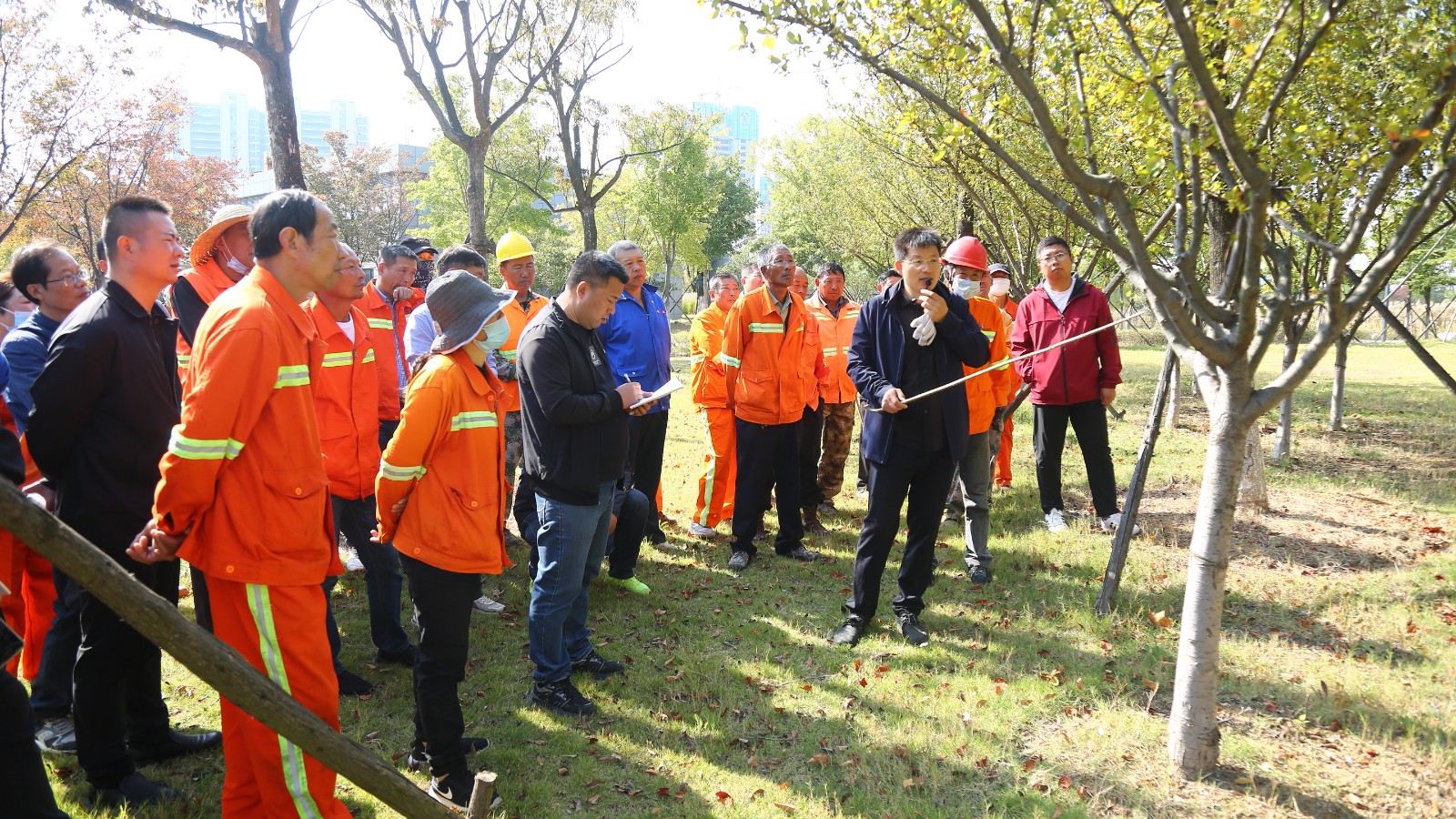 1715231044472 臺北投資公司開展冬季花灌木養護修剪技能培訓2